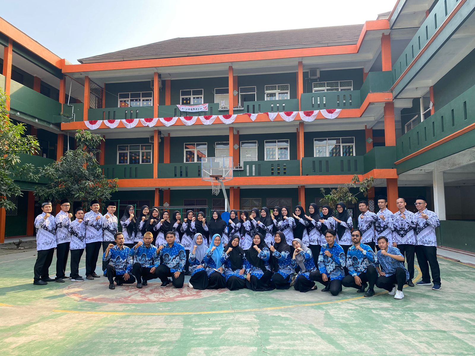 tentang kami