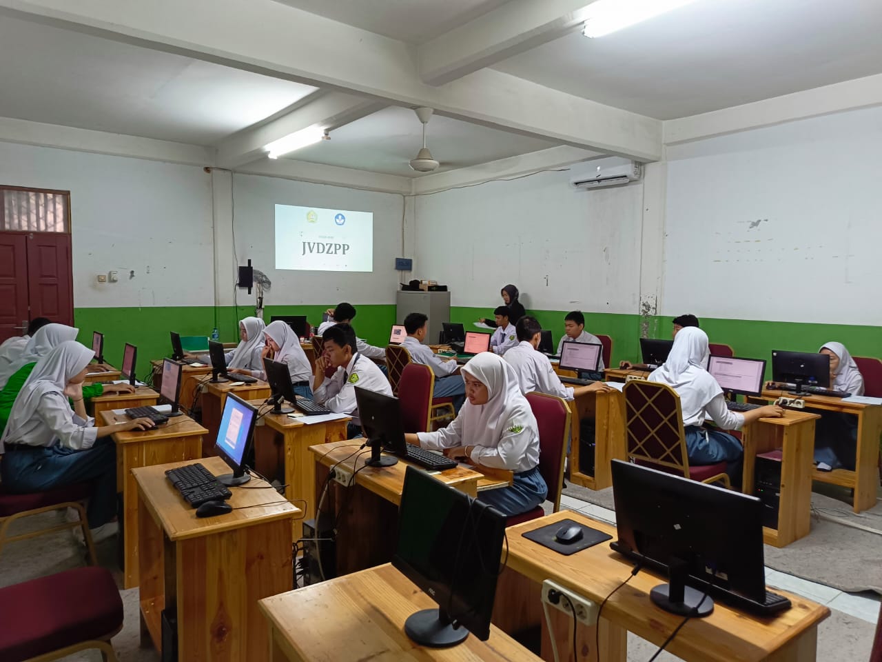tentang kami