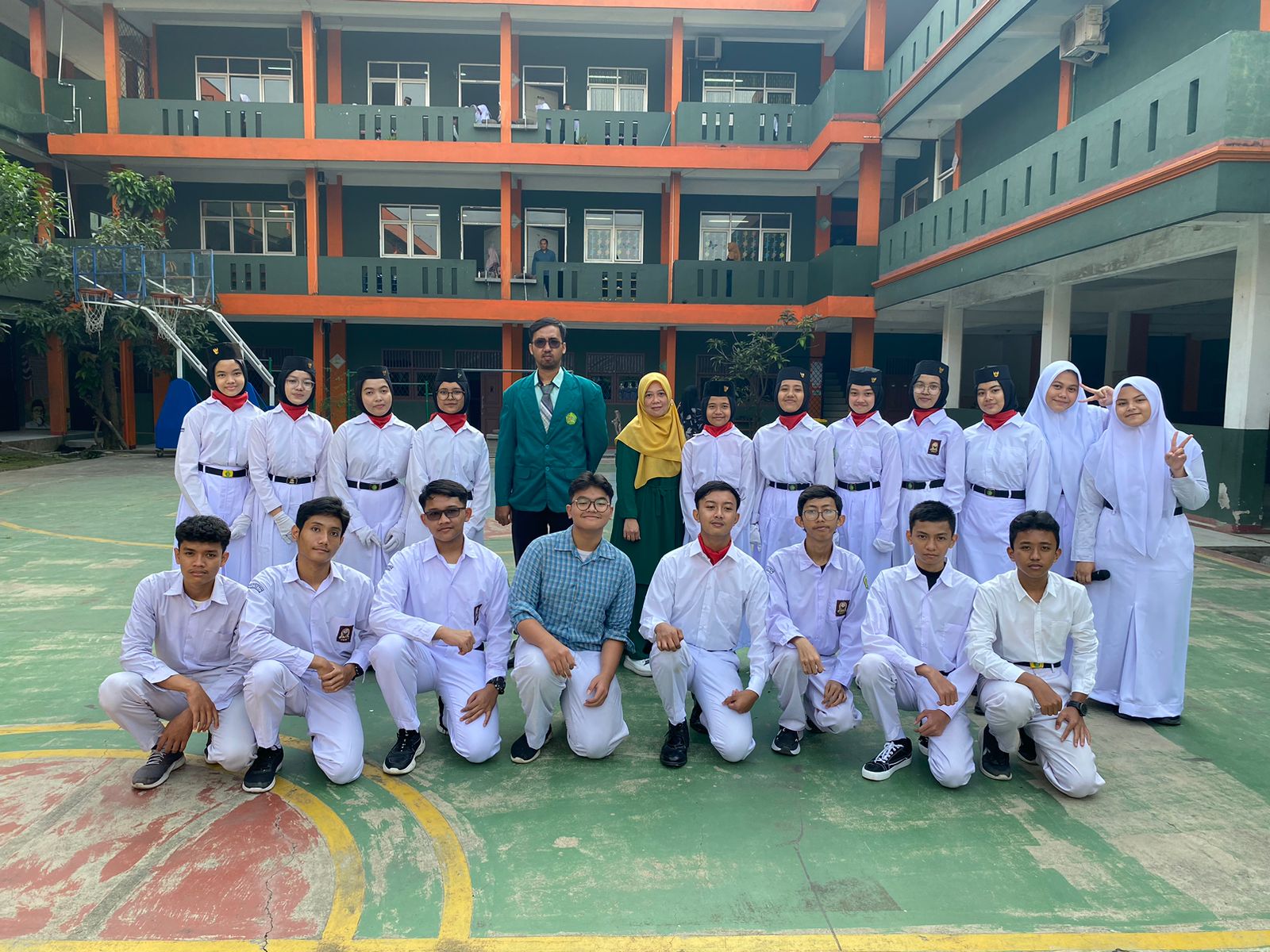 tentang kami